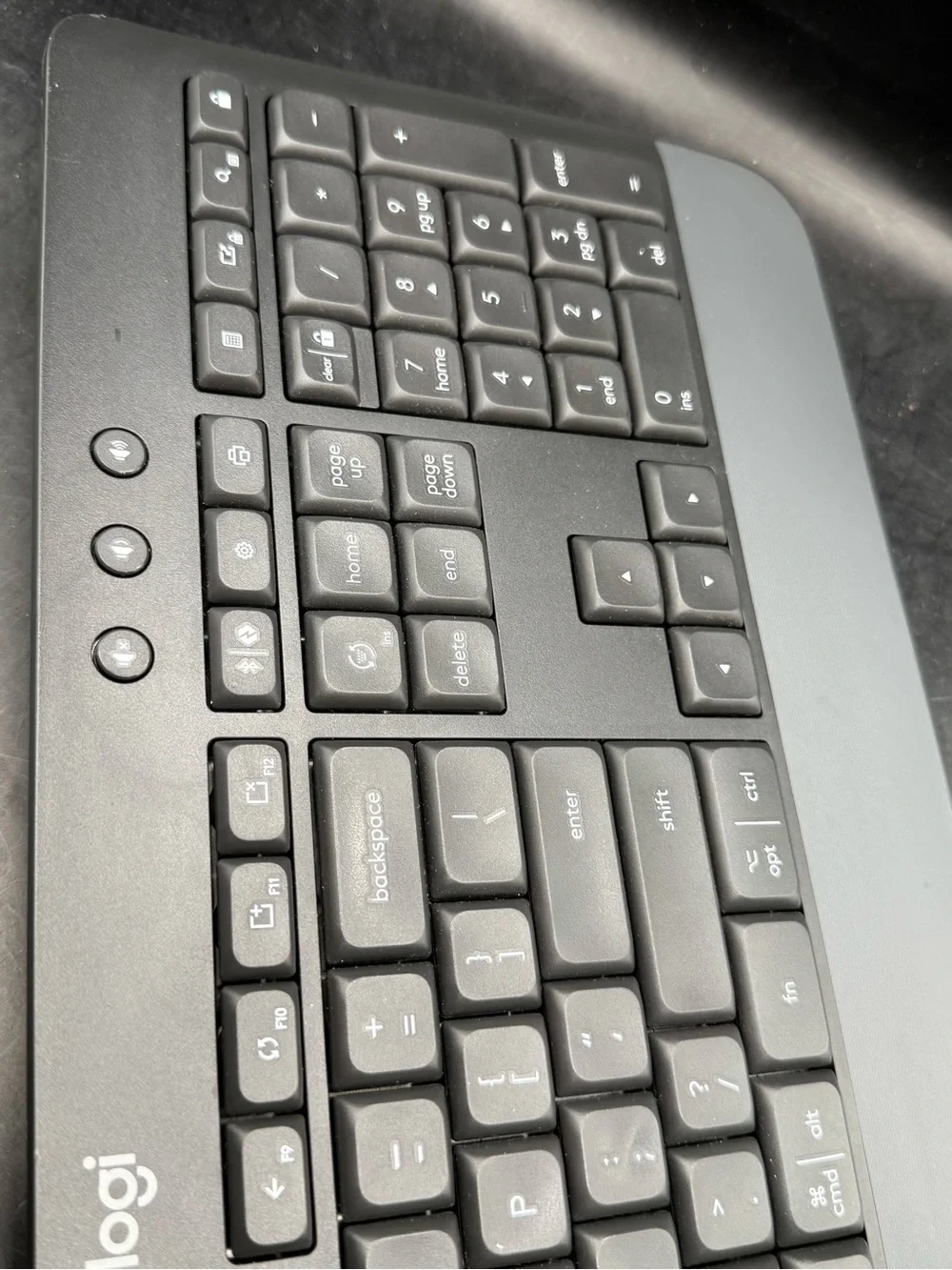 Logitech Black Wireless Keyboard with Integrated Palm Rest